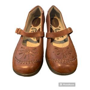 Thom McAn Sandals Womens Size 7.5 Brown Dina Slip On Mary Jane With Strap